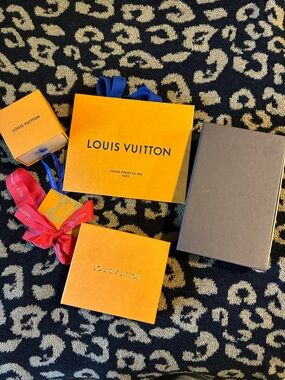 Louis Vuitton Signature Gift Boxes & Ribbons and shopping bag